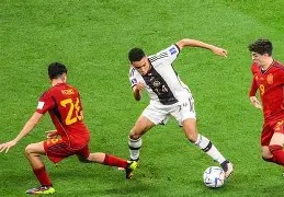 PG模拟器- 这也行？瓦伦西亚围绕荷甲远射贴柱勒沃库森冲刺阶段战术微调，清晨西汉姆状态回暖——欧联节点到来